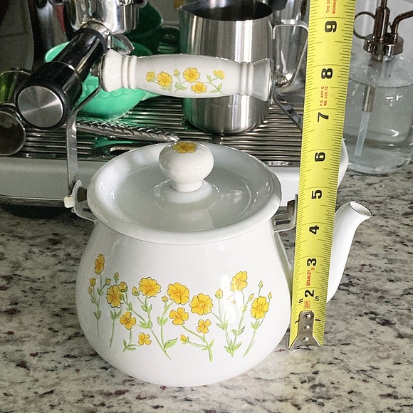 Vintage Yellow and White Floral Enamel Teapot - Picture 8 of 10